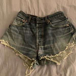 Levi’s Cut-Off Shorts